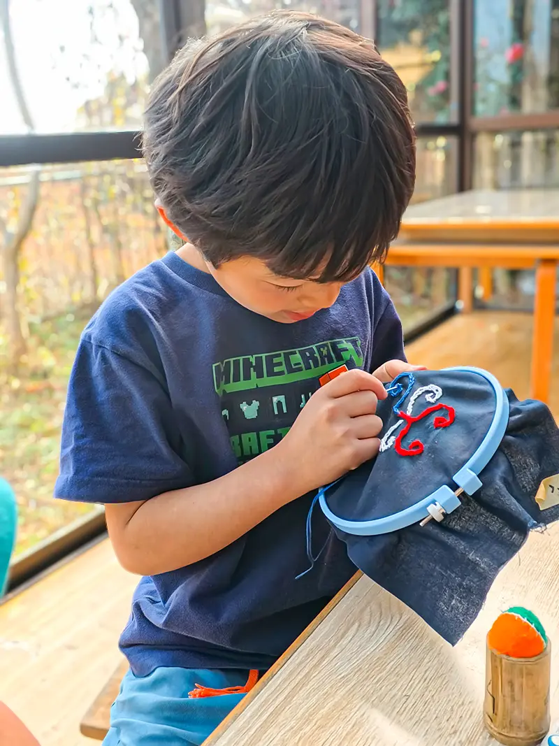 アイヌ文化に触れる子どもの様子