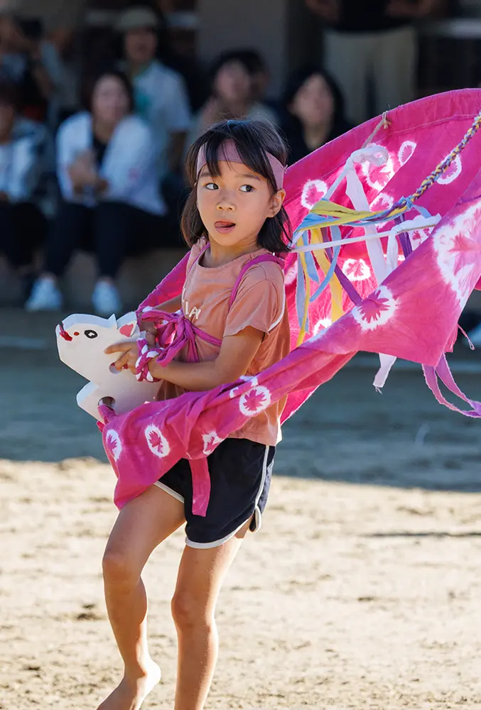 運動会で演目に取り組む子どもたちの様子