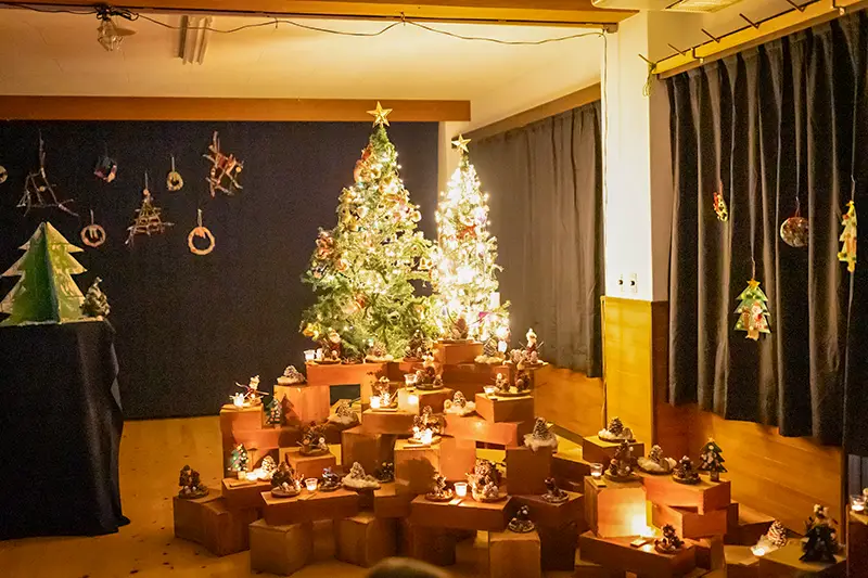 クリスマス行事での製作活動の様子