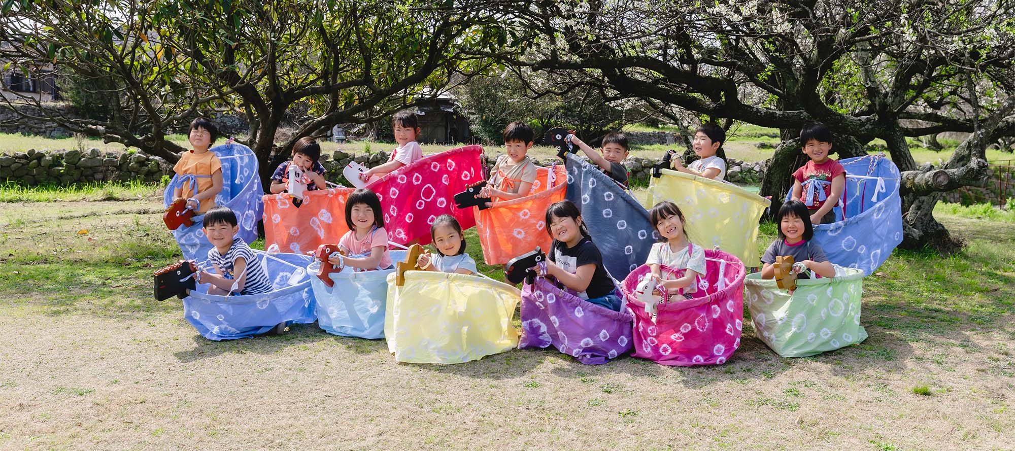 公園でのびのび遊ぶ子どもたちの様子